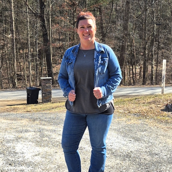 Meet your Posher, Melanie - Picture 2 of 2